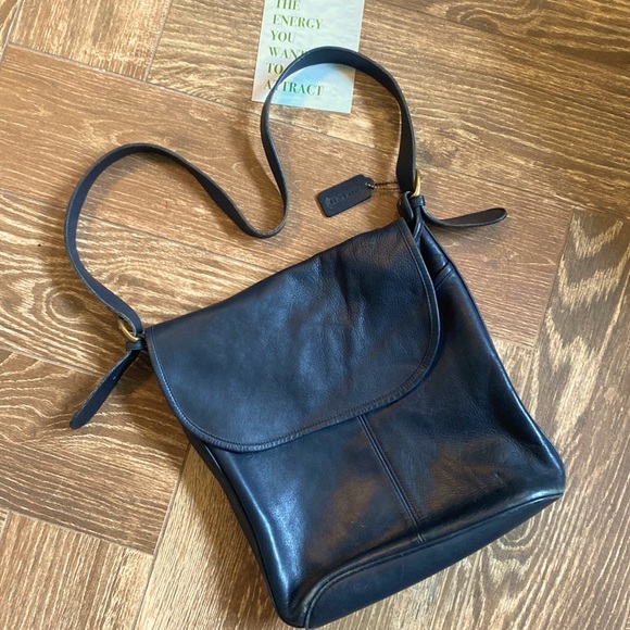 Coach Handbags - Vintage Coach Bag 🌿